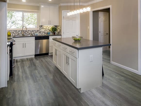 Kitchen Wood Vs Vinyl Laminate, What Type Of Laminate Flooring Is Best For Kitchens