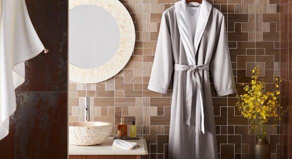 Where Comfort Meets Luxury: Comparing Different Kinds of Bathrobes
