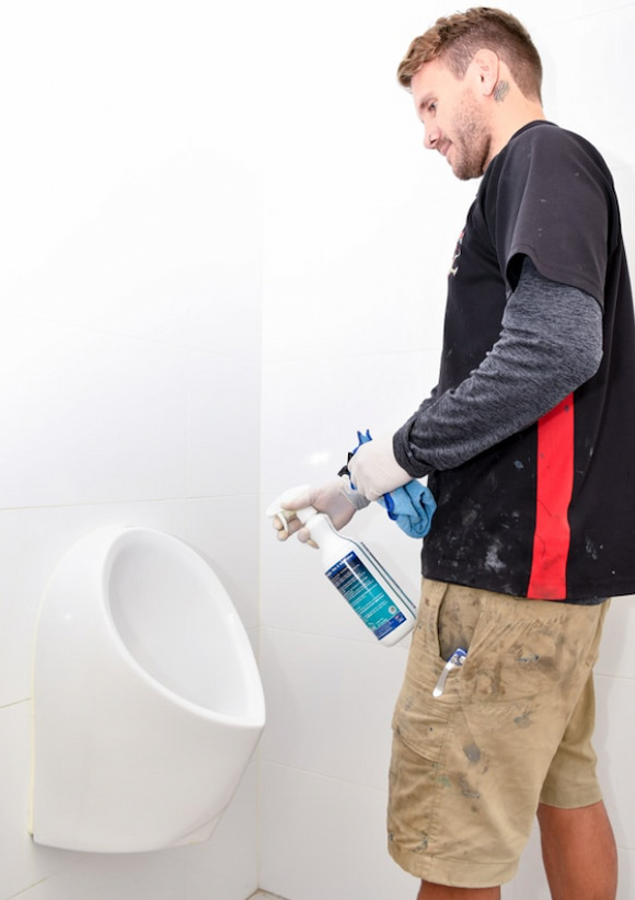 cleaning home urinal